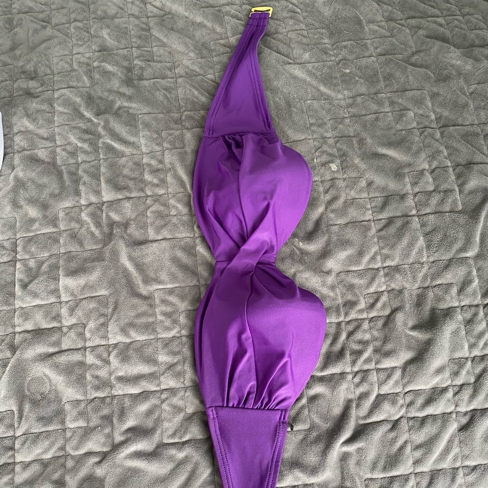 Victoria’s Secret swim top 36C